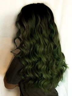 Green Highlights In Light Brown Hair, Swamp Witch Hair, Dark Moss Green Hair, Dark Green Hair Highlights, Olive Green Hair, Forest Green Hair