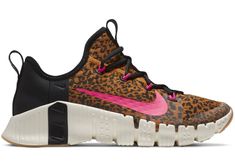 Check out the Nike Free Metcon 3 Chutney (W) available on StockX Leopard Print Nikes, Nike Free Metcon, Braves Shirts, Outfit Nike, Lulu Leggings, Nike Metcon, Marathon Running Shoes, Womens Nike, Hot Sneakers