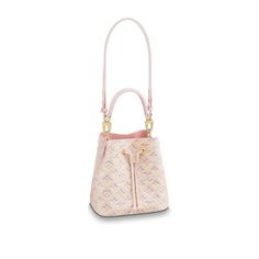 Item Description LOUIS VUITTON Neonoe BB Crossbody Bag Light Pink M46174 Monogram Purse Auth New 100% Authentic item ! Brand: Louis Vuitton Size: W20 x H20 x D13 cm Condition: New ! / Unused / with box, dust bag, strap, card, ribbon Shipping Domestic Shipping(United States) Expedited shipping FreeShipping International Shipping Expedited International Flat Rate Shipping Shipping Cost : $0.00 Worldwide Payment You can use a variety of payment　methods, including major credit and debit cards, Apple Tas Lv, Louis Vuitton Neonoe, Bucket Bags, Luxury Purses, Bag Light, Louis Vuitton Shoulder Bag, Evening Clutch Bag, Vuitton Bag, Louis Vuitton Handbags