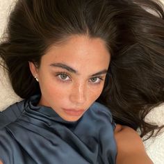 Christina Nadin Outfit, Clean Selfie, Cristina Nadin, Selfie Aesthetic, Gray Eyes, Aesthetic Black, Women Photography Poses, Girls World