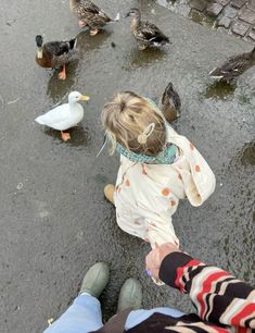 Mum Life Aesthetic, French Mom Aesthetic, Having Kids Aesthetic, Mom And Child Aesthetic, Fun Mom Aesthetic, Baby Sitting Aesthetic, Cute Kids Aesthetic, Working With Kids Aesthetic, Cute Book Aesthetic