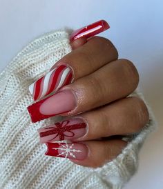 Pedicure Gel, Xmas Nail Art, Holiday Nails Christmas, Red Christmas Nails, Solid Color Nails, Winter Nails Acrylic, Cute Christmas Nails, Easy Nails, Christmas Nail Art Designs