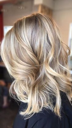 cool sandy blonde highlights... Perfect Balayage, Sandy Blonde Hair, Beautiful Blonde Hair, Golden Blonde Hair, Sandy Blonde, Blonde Hair Looks