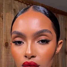 Yara (The face) Shahidi on Instagram: "Lip: 999 Forever Dior 💋" Sultry Makeup, Beauty And The Beat, Makeup For Black Skin, Makeup Is Life, Eye Makeup Pictures, Stunning Makeup, Creative Makeup Looks