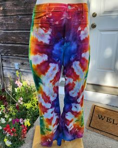 Gap 70s flair. Corduroy, ice dyed, rainbow, size 32/14 R Cord Jeans, Gap Style, Corduroy Jeans, Ice Dyeing, Womens Jeans, Favorite Outfit, Jeans Size, Gap, High Rise