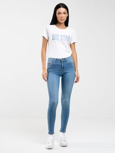 Szukasz spodni jeansowych, które będą dobrze pasować zarówno do białej koszuli, jak i T-shirtu czy bluzy? Niebieskie spodnie jeansowe damskie skinny Adela 367 od marki BIG STAR to odpowiedź na wszelkie Twoje oczekiwania. Model ma regularny stan, wąską, dopasowaną nogawkę i ponadczasowy fason. Dzięki temu jeansy te nie tylko będą świetnie prezentować się w każdej stylizacji, ale także posłużą Ci przez lata. Niebieskie spodnie jeansowe damskie skinny Adela 367 charakteryzują się: zwężoną nogawką, Blue High-rise Jeans, Slim Fit Mid-rise Elastane Jeans, Trendy Medium Wash Elastane Bottoms, Casual Blue Elastane Jeggings, High Waist Blue Elastane Jeans, Casual Blue Elastane Jeans, Spring Elastane Denim Blue Jeans, Spring Denim Blue Elastane Jeans, Spring Blue Elastane Jeans