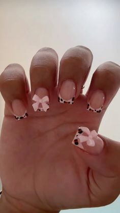 Gel Nail Inspo No Acrylic, Cute Nails Really Short, Short Square Acrylic Nails Charms, Nail Ideas No Design, Nails On Small Hands, Cute Shorties Nails, Nail Inspo For Kids Short, Easy Nail Sets, Chita Print Nails