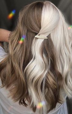 Split Hair Half And Half Hair, Split Dyed Hair, Hair Color Underneath, Brown Hair Dye, Dyed Blonde Hair, Dyed Hair Inspiration, Split Hair, Pretty Hair Color