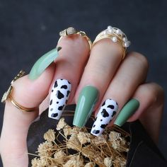 Nails Medium Coffin, Country Acrylic Nails, Western Nails, Green Acrylic Nails, Medium Coffin, Simple Acrylic Nails, Nails Medium