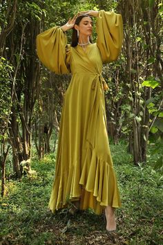 Colour : Chartreuse YellowFabric : Satin Details : Frill Hemline, Tie closure on waist, Bishop sleeves.Length : 59 inchesTHE MEASUREMENTS ARE IN INCHES Shoulder Bust Waist Low Waist Hips Armhole Extra Small 14 34 27 29 38 14 Small 14.5 36 29 31 40 15.5 Medium 15 38 31 33 42 16.5 Large 15.5 40 33 35 44 17.5 XL 16 42 35 37 46 18.5 XXL 17 44 37 39 48 19.5 Care• Dry Clean Only• Do Not Bleach• Steam Iron OnlyThis item is Made-To-Order. Please allow up to 21 working days for us to make your bespoke de Bridesmaid Outfit Ideas, Chartreuse Dress, Yoga Vibes, Technology Architecture, Nature Technology, Party Dress Ideas, Art Deco Fabric, Dark Boho, Inspiration From Nature