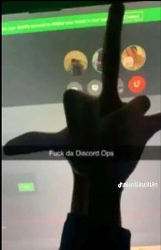 a person holding their hand up in front of a computer screen with the words faucet da discord op on it