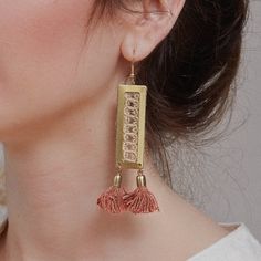 These multi textured statement earrings are composed of jute (hemp) lace, raw brass metal components and handmade tassels from vintage copper (brick) colored fringe. A perfect mix of earthy desert tone materials and vintage bohemian aesthetics. Very light weight, Kalahari earrings are more than lace or tassel earrings. The design is an exploration of contrasts. By applying raw rough jute in a delicate lace form and adding golden brass and rose gold (copper) tassels, I attempted to show the beaut Lace Earrings, Brass Hook, Summer Earring, Gold Copper, Vintage Copper, Vintage Bohemian, Brass Metal, Raw Brass, Tassel Earrings