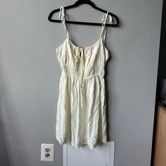 Absolutely New And With Tags, Forever 21 Dress With Straps Size S It’s White, Milkish Color Cheap Spaghetti Strap Mini Dress By Forever 21, Forever 21 Cotton Mini Dress For Beach, Forever 21 Cotton Sundress For Day Out, Casual Cotton Sundress By Forever 21, Forever 21 Cotton Mini Dress For Date Night, Forever 21 Cotton Sundress, Simple Mini Dress, Cute Blue Dresses, Cream Mini Dress