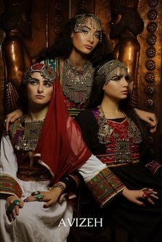 Afghan Beauty, Afghanistan Culture, Afghani Dresses, Afghan Style, Pakistani Culture, Afghan Culture, Afghani Clothes, Biracial Hair, Afghan Dress