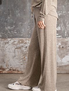 Ribbed Stretch Wide-leg Bottoms, Ribbed Long Pants For Fall, Fall Ribbed Long Pants, Stretch Ribbed Wide Leg Pants Full Length, Stretch Ribbed Wide-leg Pants, Fall Ribbed Wide-leg Bottoms, Stretch Wide Leg Pants For Lounging In Fall, Full Length Ribbed Bottoms For Fall, Full Length Ribbed Pants For Fall