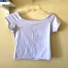 Never Worn, I Bought It And Just Never Found Anything To Wear It With! Fits Like A Size Small To Medium! It Is One Size As Stated Though! Color Is Purple/Lilac. Just Trying To Get Rid Of It! Offers Are Accepted!! Purple Top Outfit, Highschool Fits, American Outfits, Tops Brandy Melville, White Ribbed Top, Dr Wardrobe, Cute Disney Outfits, Off The Shoulder Tee, Tropical Outfit