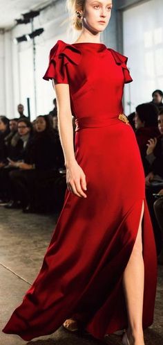 Jenny Packham Fall 2014 Jenny Packham Red Dress, Red Long Dress Elegant, Red Dress Wedding, Glam Clothes, Dress Elegant Classy, Red Long Dress, Couture Dior, Long Dress Elegant, Elsa Schiaparelli