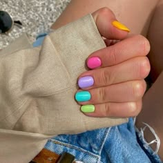 Vibrant Summer Nails, Acrylic Nails Winter, Christmas Acrylic Nails, Nail Designs Christmas, Multicolored Nails, Nails Winter, Minimal Nails, Rainbow Nails