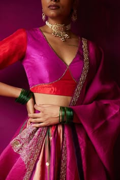 Zari Lehenga, Lengha Blouse Designs, Bride Indian, Wedding Trousseau, Saree Blouse Neck Designs, Latest Model Blouse Designs, Fashionable Saree Blouse Designs, Blouse Designs Indian, Blouse Designs Silk