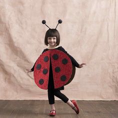 Diy Ladybug Costume, Best Toddler Costumes, Halloween Kostüm Baby, Unique Toddler Halloween Costumes, Diy Ladybug, Easy Halloween Costumes Kids, Bug Costume, Meme Costume, Ladybug Costume