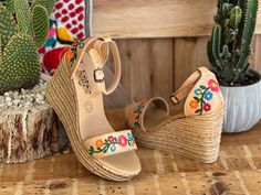 Floral Embroidered Heels, Heels Colorful, Gold Embroidered Dress, Colorful Wedges, Heels Floral, Embroidered Heels, Unique Heels, Floral Heels, Embroidered Leather