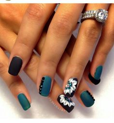 Teal and black Teal Nails Design, Blooming Nails, Navy Nails, Navy Blue Nails