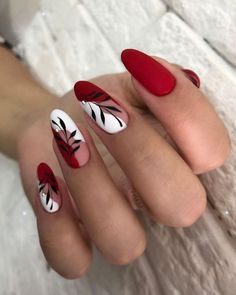 Red and black oval nail 37 Almond Nails Designs, Floral Nails, Fancy Nails, Short Acrylic Nails, Nail Arts, Cute Acrylic Nails, Acrylic Nail Designs