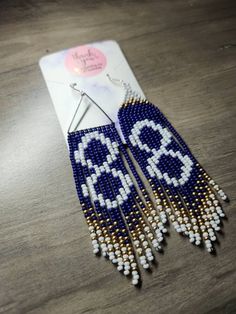 Metis Beadwork Patterns, Native American Beadwork Earrings, Flag Earrings, Diy Seed Bead Earrings, Loom Bracelet Patterns, Beaded Earring