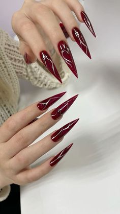 unhas vermelhas/unhas pontudas/ unhas postiças/ unhas stilleto/ unhas bonitas/ unhas lindas/ unhas elegantes/ unhas coloridas/ unhas/ unhas nude/ unhas simples Red Stiletto Nails, Red Ombre Nails, Dark Red Nails, Maroon Nails, Hello Nails, Punk Nails, Goth Nails, Red Nail, Bling Acrylic Nails