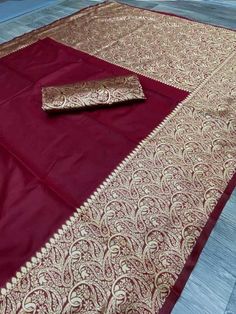 Amazing Stylish Soft Lichi Silk weaving Saree with Embose Butta -Style Array Glamorous Saree, Brocade Saree, Saree Fashion, Silk Weaving, South Indian Sarees, Designer Sarees Collection, Designer Silk Sarees, Bandhani Saree, Bollywood Style