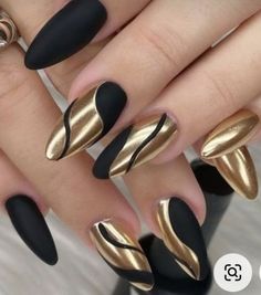 Nail Art Designs Chrome, Black And Gold Chrome Nails, Black And Golden Nails, Metallic Nail Ideas, Nail Ideas Silver, Silver Prom Nails, Silver Prom Nails Acrylic, Prom Nails Acrylic, Spring Nail Sets