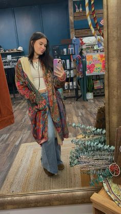 this natural life blanket cardigan thingy is so soft and comfy and warm WOW Boho Chill Outfits, Western Hippie Outfits, Hippie Winter Outfits Bohemian, Hippy Outfits Aesthetic, Warm Hippie Outfits, Hippie Crochet Cardigan For Fall, Winter Hippie Outfits Boho, Hippie Mom Style, Hippie Crochet Cardigan For Winter