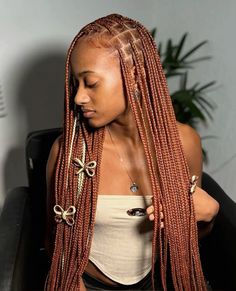 #braids #blackhairstyles #knotless Knotless Braids For Black Women, Ginger Knotless, Peekaboo Braids, Full Lace Braided Wig, Brown Box Braids, Peekaboo Hair Colors, Colored Box Braids, Short Box Braids Hairstyles, Biracial Hair