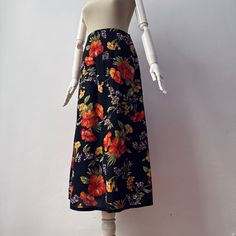 "Vintage - 100% Pure Silk - High Waist Floral Pattern A-line Pleated Ankle Skirt Fit size S/M, (missing size tag) Composition - 100% silk (missing care tag, material was testet to define the composition) Flat measurements - waist: 14\" (36 cm), hips: 20\" (51 cm),  length: 36\" (92 cm) Great condition" Black A-line Maxi Skirt For Summer, Summer A-line Bottoms With Elastic Waistband, Casual A-line Beach Skirt, Casual A-line Maxi Skirt With Elastic Waistband, Flowy A-line Maxi Skirt With Floral Print, Beach A-line Lined Skirt, Spring Vacation A-line Skirt, Chic Wide-leg Skirt With Floral Print, A-line Floral Print Relaxed Skirt