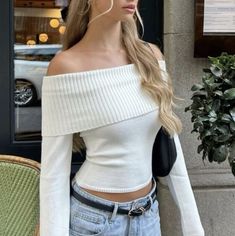 Shoulder Tops Outfit, Off Shoulder T Shirt, Neue Outfits, Off Shoulder Sweater, Ținută Casual, Mode Ootd, Off Shoulder Top