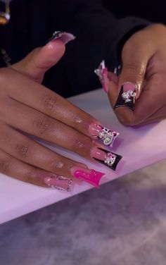 barbie , Hello kitty , nails Hello Kitty Duck Nails, Nails Hello Kitty, Nails After Acrylics, Kitty Room, Bday Nails, Barbie Nails, Kitty Nails, Girly Acrylic, Fall Nail Trends