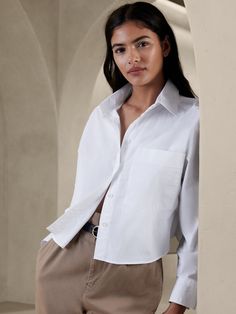 The Boxy Cropped Shirt | Banana Republic Boxy Cropped Shirt, Skirt To Dress, Italy Travel Outfit, Popped Collar, Lesbian Fashion, White Collared Shirt, Fashion Capsule, Casual Chic Outfit, Selling Clothes