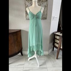 Women's Sleeveless High-Low Hem Chiffon Dress - Wild Fable Aqua Green Xs Nwt. Condition Is New With Tags. Shipped With Usps Ground Advantage. Summer Green Chiffon Dress With Ruffles, Green Chiffon Dress For Summer Vacation, Green Chiffon Dress With Ruffles For Summer, Green Chiffon Beach Dress For Spring, Spring Green Chiffon Dress For Beach, Green Chiffon Dress For Spring Beach Outing, Green Chiffon Dress For Spring Beach, Green Midi-length Chiffon Dress For Summer, Summer Sundress With Spaghetti Straps In Chiffon