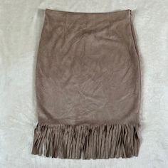 Spense Brown Suede Fringe Skirt. Ladies Size Medium. Stretchy , To The Knees , Zipper Side. Coastal Cowgirl Style . Beige Fringe Skirt, Brown Fringe Mini Skirt, Black Straight Skirt, Suede Fringe Skirt, Midi Skirt Pattern, Multicolor Skirt, Striped Midi Skirt, Jersey Skirt, Coastal Cowgirl