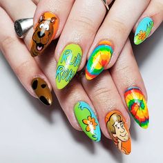 Scooby Do Nails Halloween, Scooby Doo Halloween Nail Art, Scooby Doo Halloween Nails, Nail Character Designs, Scooby Doo Nails Acrylic, Scooby Doo Nail Art, Halloween Character Nails, Scooby Doo Nails, Scooby Dooby Doo