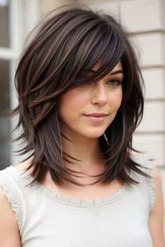 Shoulder Hairstyles, Haircuts For Medium Length Hair, Layered Haircuts For Medium Hair, Hairstyles For Thick Hair, Shoulder Hair, Haircuts For Medium Hair, روتين العناية بالبشرة, Haircut And Color, Penteado Cabelo Curto