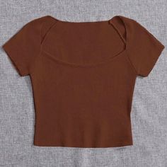 Shein Chocolate Brown Square Neck Knit Size Large Crop Top Cap Sleeve. Brand New Never Worn Hand Wash Hang Dried. Size Large But It Is More Like One Size Fit All I Am A Size Small Or Medium And It Fits Ok. Knit Top Very Trendy Right Now. Brown Blouse Outfit, Korean Outfits Ideas, Oversize Outfit, Tops Shein, Brown Crop Top, Brown Square, Brown Blouse, Brown Outfit, Causual Outfits