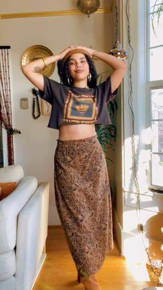 Hippie Black Woman Outfit Aesthetic, Hippy Casual Outfits, Hot Weather Boho Outfits, Earthy Boho Outfits Aesthetic, Earthy Alternative Outfits, Basic Edgy Outfits, Boho Baddie Outfit, Earthy Outfits Aesthetic Black Woman, Earthy Chic Outfits