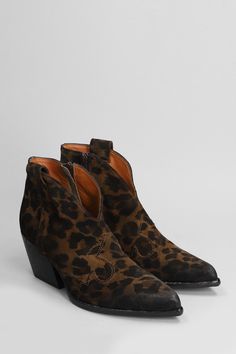 texan Ankle boots in Animalier suede, pointed toe, animalier print, worn effect, banana heel, leather sole, heel 65 mm, 100% suede, Made in Italy Chloe Purses, Zegna Shoes, Unique Shoes, Sneaker Wedge, Yoga Wear, Manolo Blahnik, Shoe Brands, High Heel Shoes, Designer Shoes