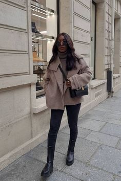 Wander Outfit, Nyc Winter Outfits, Trending Winter Boots, Winter Mode Outfits, New York Outfits, Europe Outfits