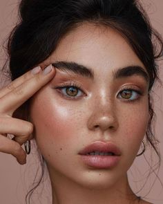 How to Create Glowy “Juicy Makeup” #makeup #skincare #beauty #kbeauty #makeuptips Wedding Makeup Tips, Glowy Makeup, Hazel Eyes, Makeup Designs, Natural Makeup Looks