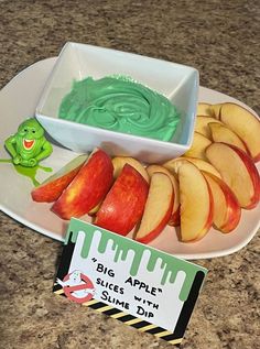 "Big Apple" slices with green slime dip for Ghostbusters Themed Dinner Ghostbusters Party Food, Disney Movie Night Menu, Halloween Party Activities, Movie Night Food, Disney Movie Night