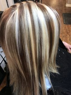 Halo Hair Colors, 2000s Hairstyles, Streaked Hair, Keto Pasta, Chunky Highlights, Red Hair Inspo