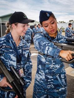 Australian 🇦🇺Female Soldier - air force Air Force Australia, Air Force Hairstyles Woman, Australian Air Force Cadets, Air Force Lifestyle, Usafa Aesthetic, Air Force Women Uniform, Airforce Woman, Airforce Aesthetic