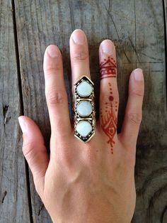 Opal Stone Ring, Henna Inspo, Bagan, Henna Tattoo, Henna Designs, Tattoos And Piercings, I Tattoo, Boho Jewelry, Stone Rings